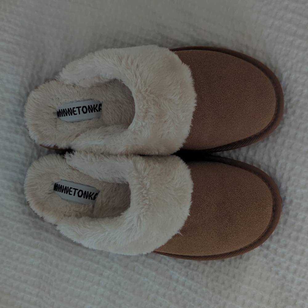 Minnetonka Suede Scuff Size 9 Comfy Brown Slippers with Faux Fur Lining - Picture 3 of 6